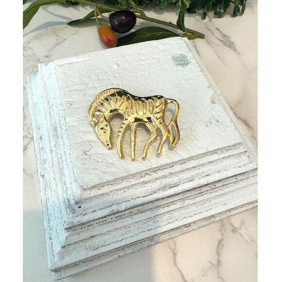 Vintage Zebra Brooch - African Safari - Picture 3 of 5
